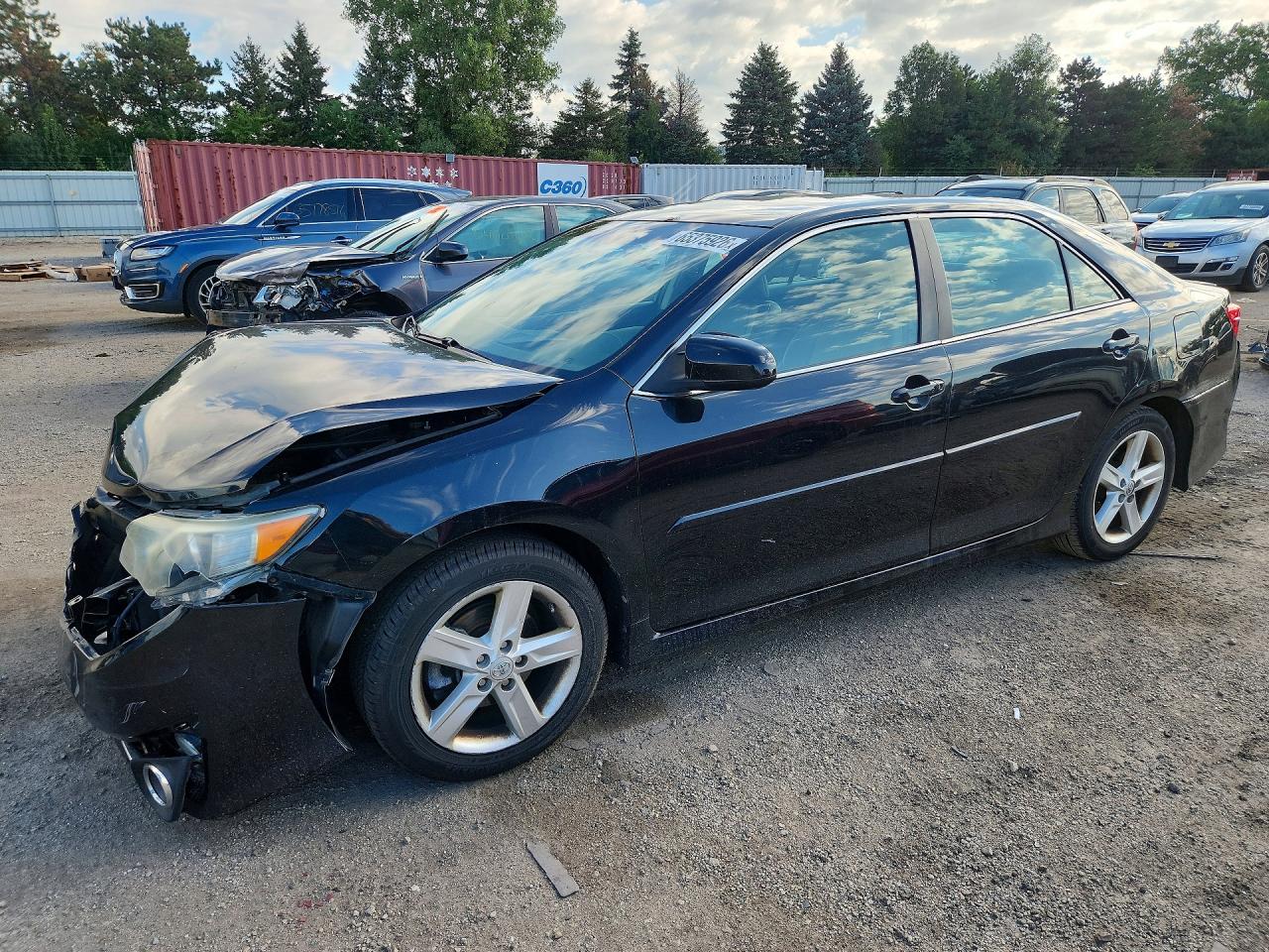2014 TOYOTA CAMRY