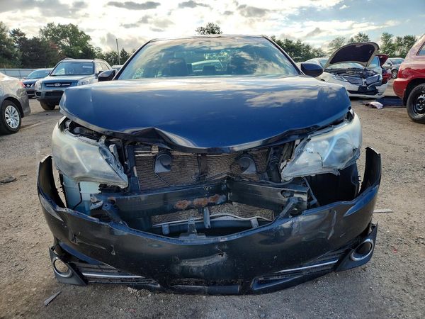 2014 TOYOTA CAMRY