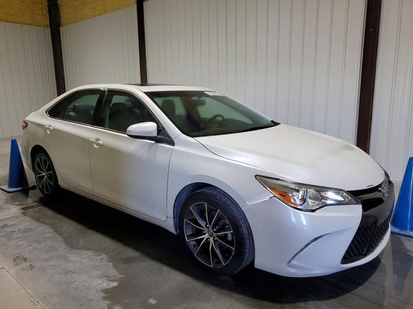 2015 TOYOTA CAMRY