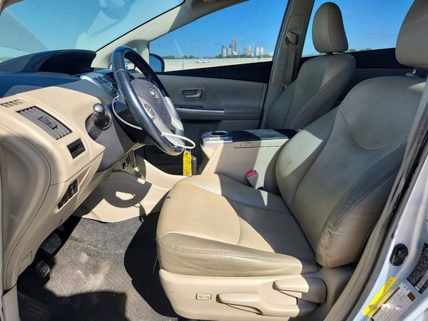 2013 TOYOTA PRIUS — DENT