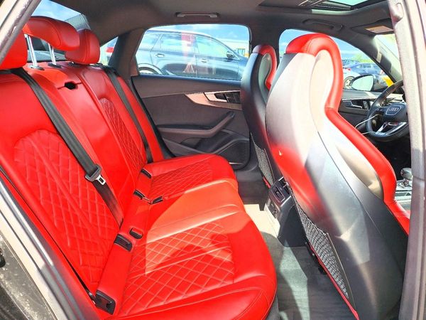 2023 AUDI S4 quattro Premium Plus
