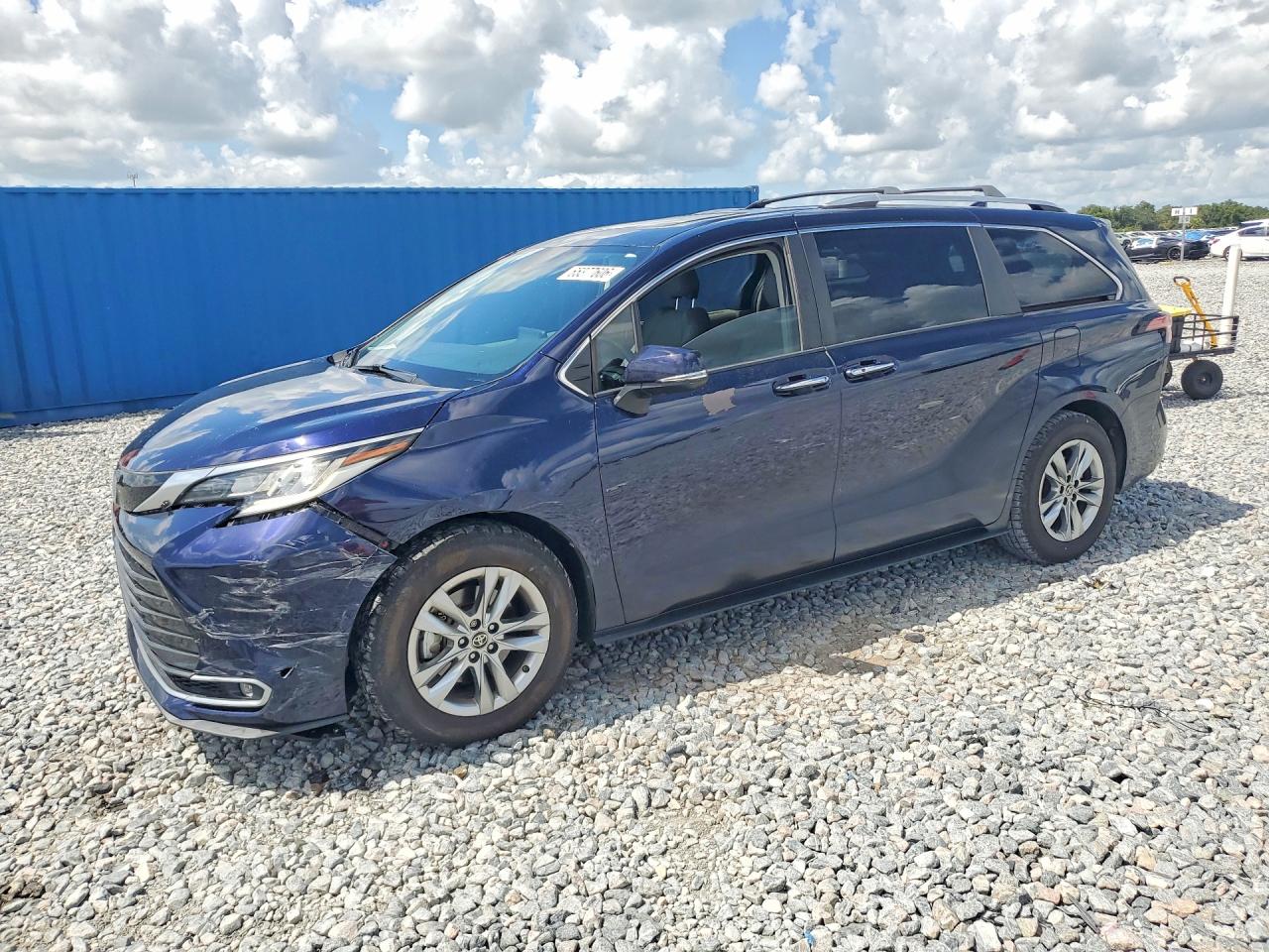 2023 TOYOTA SIENNA Limited