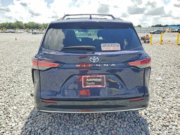 2023 TOYOTA SIENNA Limited
