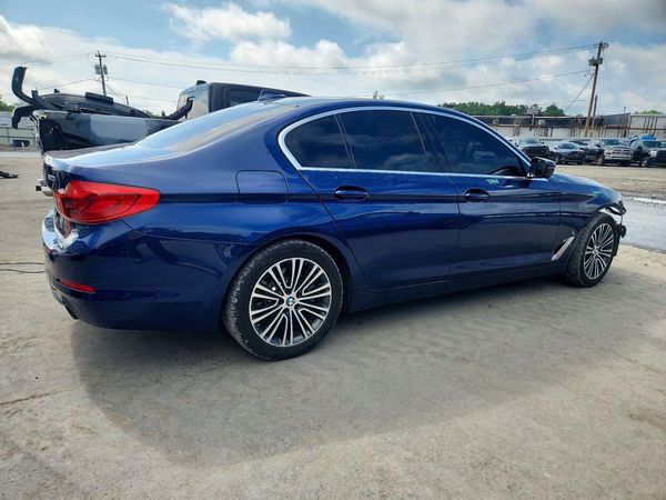 2020 BMW 530