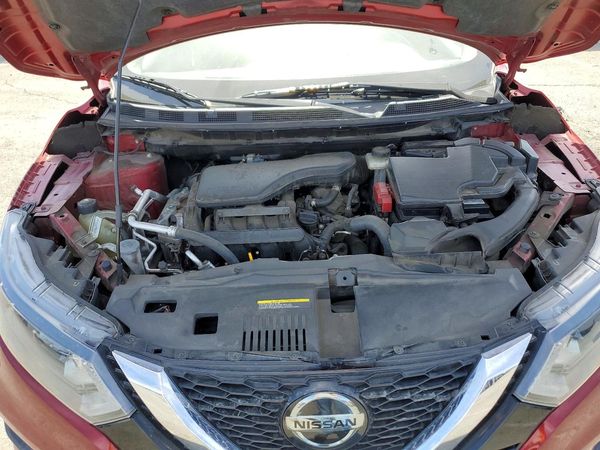 2021 NISSAN ROGUE SPORT SV — Engine bay