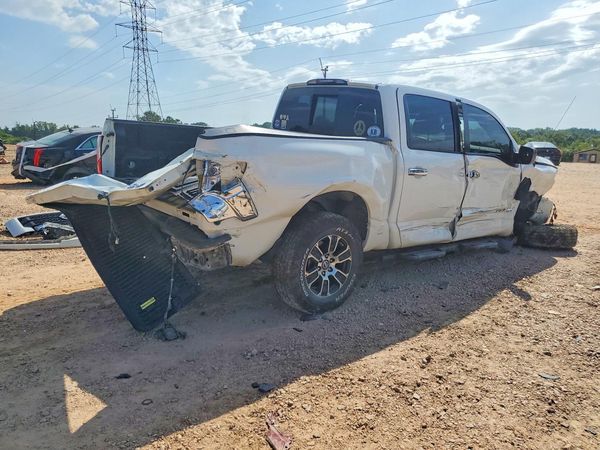 2021 NISSAN TITAN Crew Cab