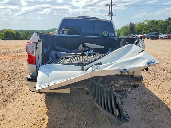 2021 NISSAN TITAN Crew Cab
