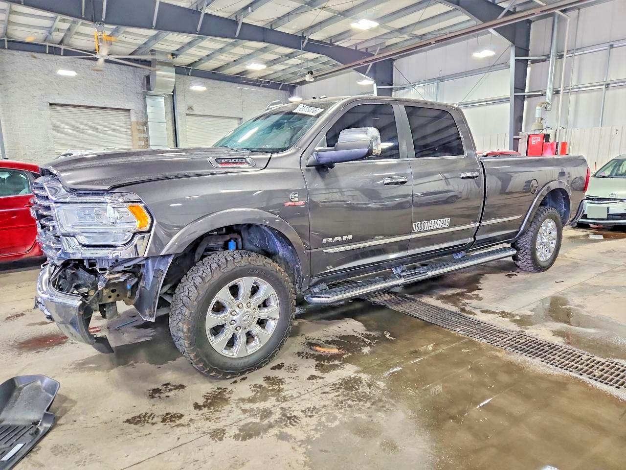 2019 RAM 3500 LIMITED CREW CAB 4X4