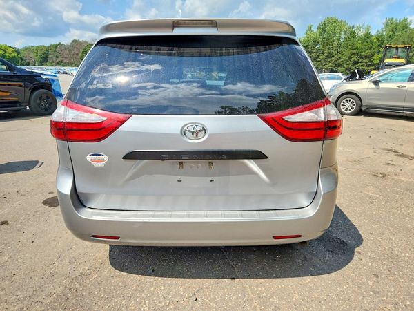 2016 TOYOTA SIENNA