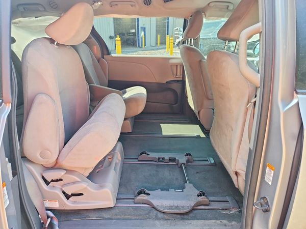 2016 TOYOTA SIENNA