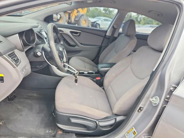 2014 HYUNDAI ELANTRA GLS (Middle)