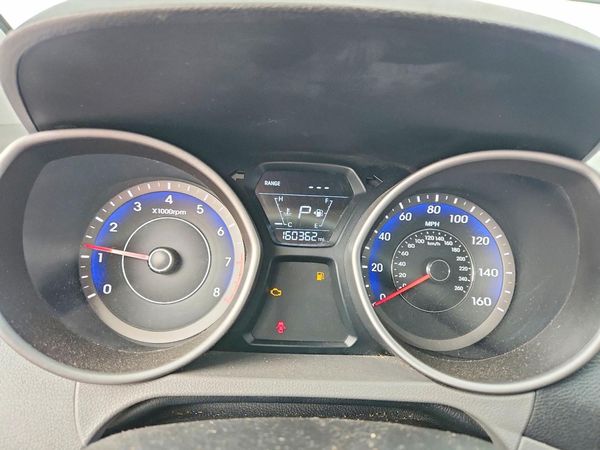 2014 HYUNDAI ELANTRA GLS (Middle)
