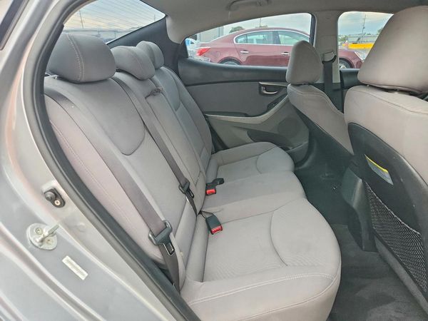 2014 HYUNDAI ELANTRA GLS (Middle)