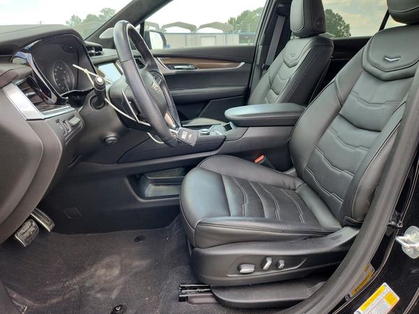 2024 CADILLAC XT6