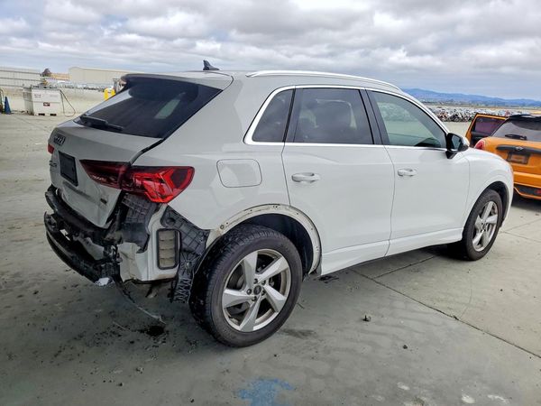 2021 AUDI Q3 quattro Premium