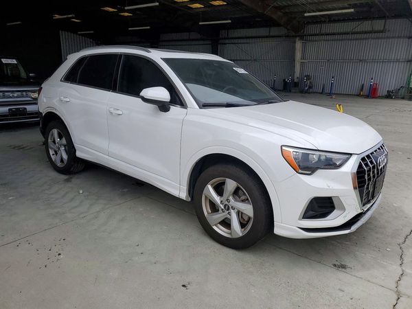 2021 AUDI Q3 quattro Premium