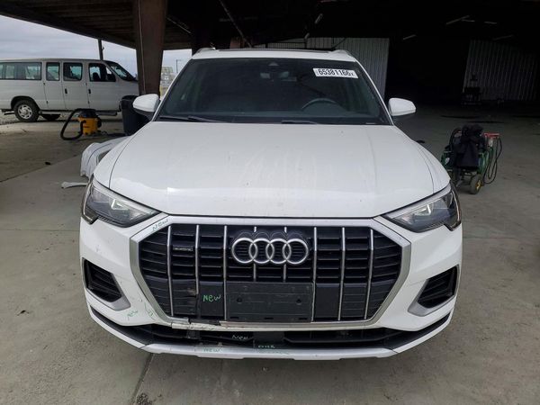 2021 AUDI Q3 quattro Premium
