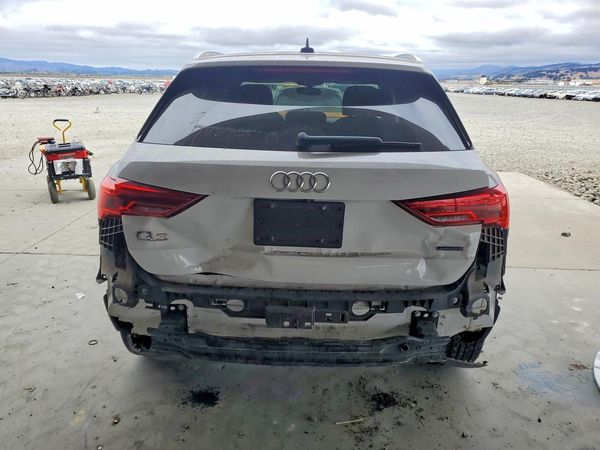 2021 AUDI Q3 quattro Premium