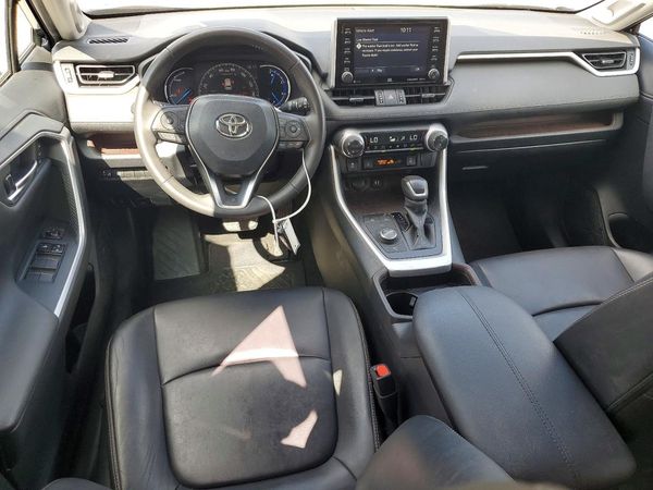 2019 TOYOTA RAV4