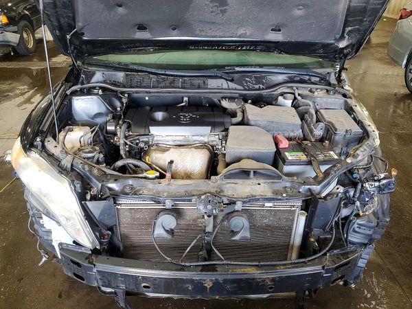 2014 TOYOTA VENZA XLE — Engine bay
