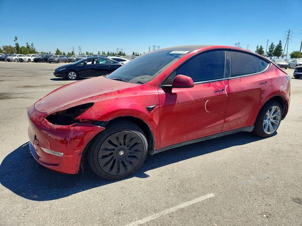 2024 TESLA MODEL Y