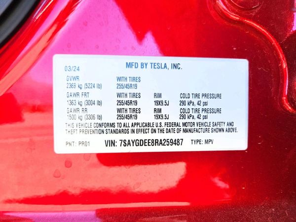 2024 TESLA MODEL Y