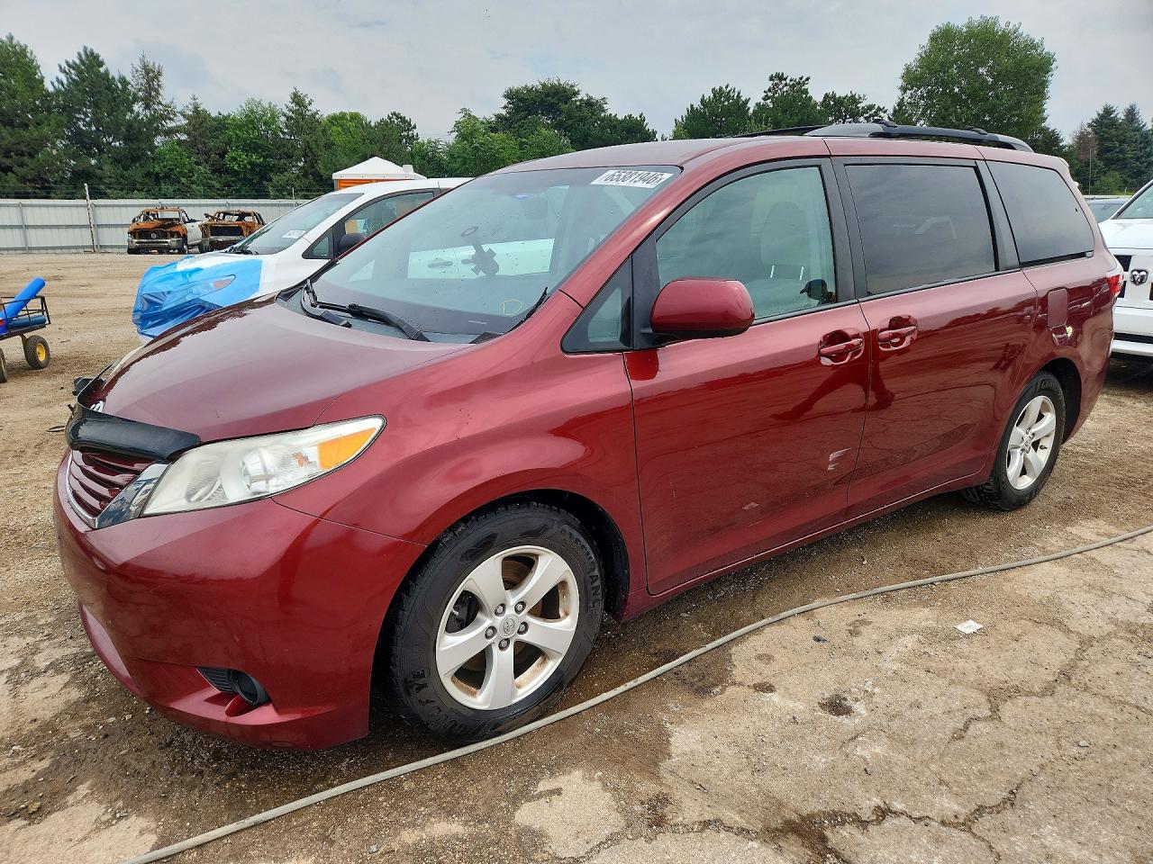 2016 TOYOTA SIENNA