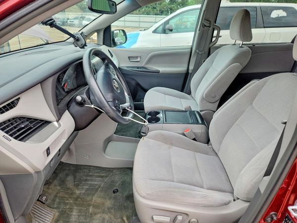 2016 TOYOTA SIENNA