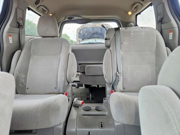 2016 TOYOTA SIENNA