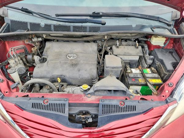 2016 TOYOTA SIENNA