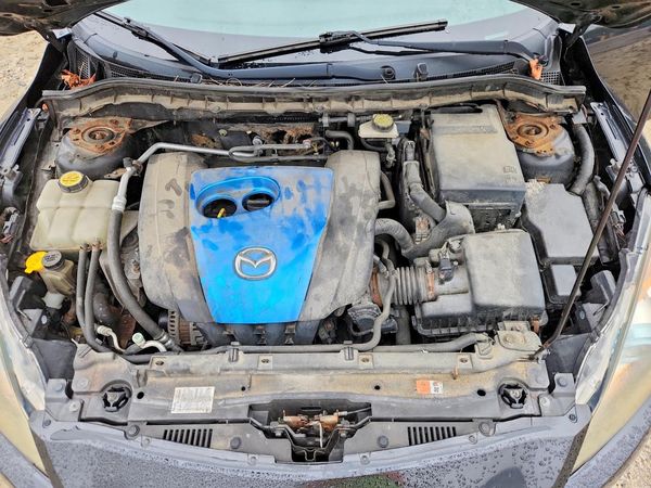 2013 MAZDA 3 Touring/GS