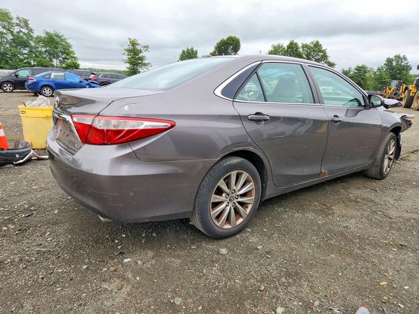 2015 TOYOTA CAMRY