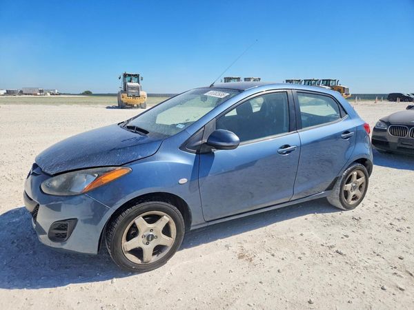 2014 MAZDA 2 — DSFA — Front 3/4