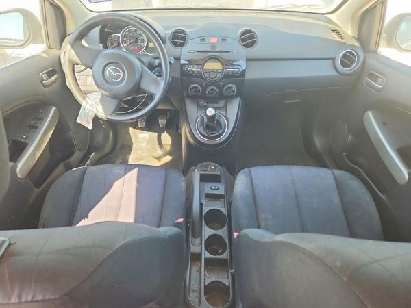 2014 MAZDA 2 Sport/GX — CKPT