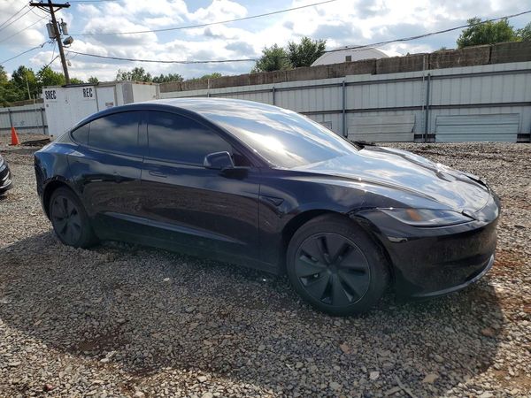 2026 TESLA MODEL 3 — Passenger 3/4