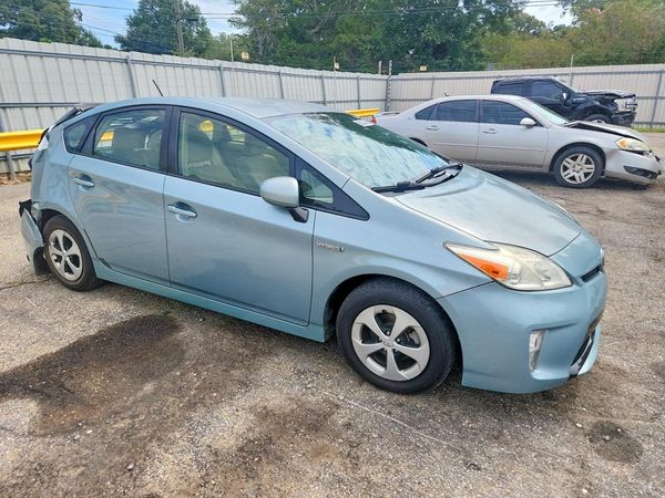 2015 TOYOTA PRIUS