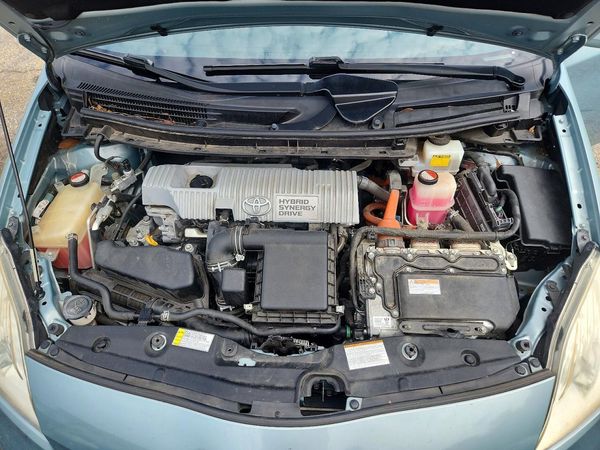 2015 TOYOTA PRIUS