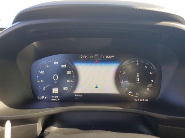 2020 VOLVO XC40