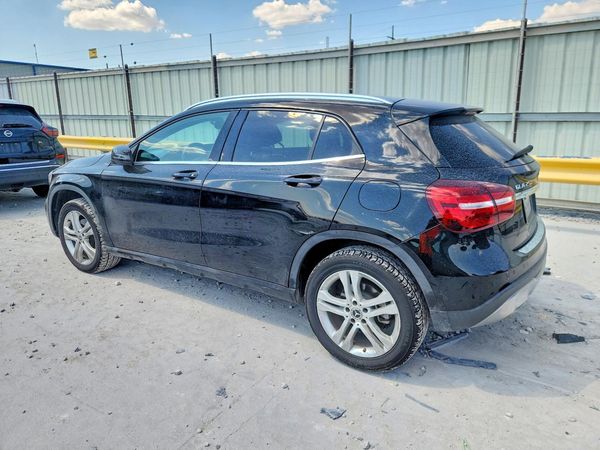 2020 MERCEDES-BENZ GLA