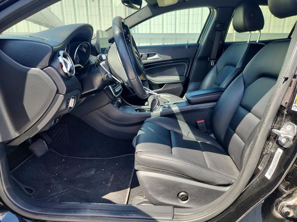 2020 MERCEDES-BENZ GLA