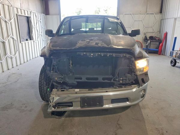 2013 RAM 1500 SLT QUAD CAB 4X2
