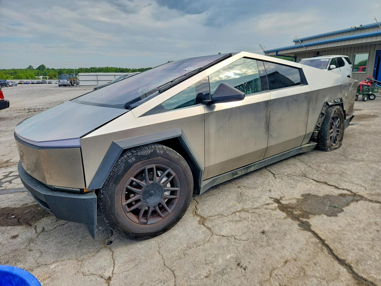 2024 TESLA CYBERTRUCK