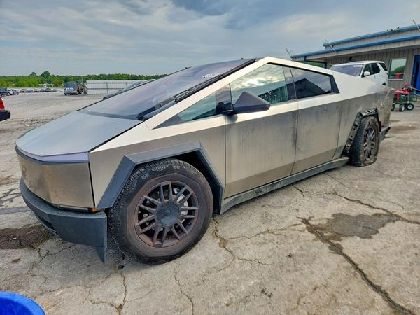 2024 TESLA CYBERTRUCK