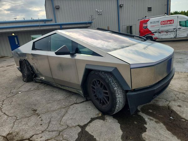 2024 TESLA CYBERTRUCK