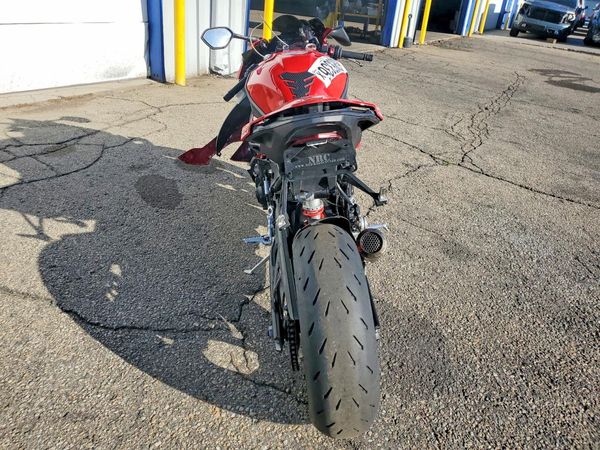 2024 BMW S 1000 RR