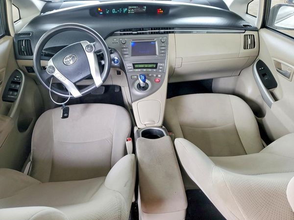 2015 TOYOTA PRIUS