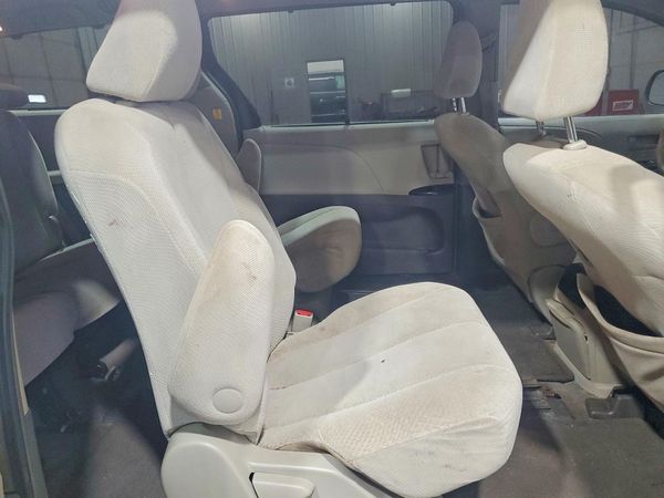 2013 TOYOTA SIENNA