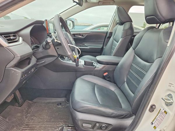 2022 TOYOTA RAV4 XLE Premium