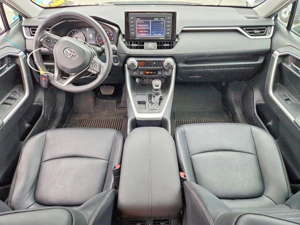 2022 TOYOTA RAV4 XLE Premium