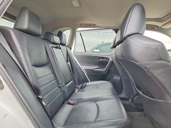 2022 TOYOTA RAV4 XLE Premium